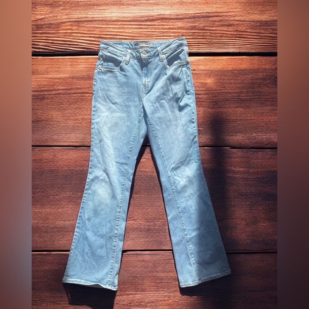 Levi high rise bootcut jeans - 29